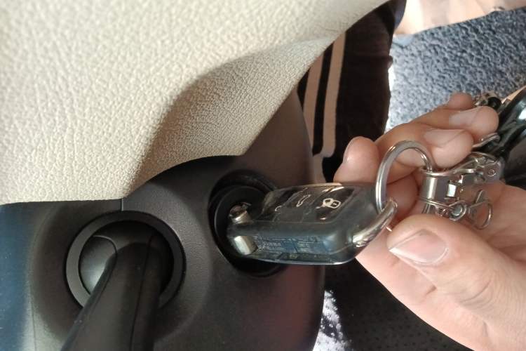 Used Volkswagen Touran 2011 1.4T DSG ZhiZhen Edition 5 Seats Vehicle Key