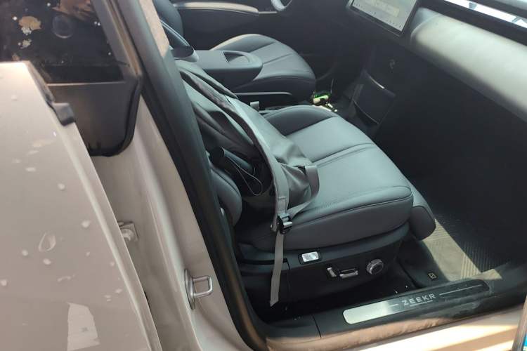 Used Zeekr X 2023 Four-Wheel Drive YOU Edition 4 Seats
