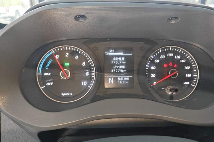 Used Wuling Yangguang 2024 300km Comfort Version with Sealed Windows 60kW Instrument Cluster