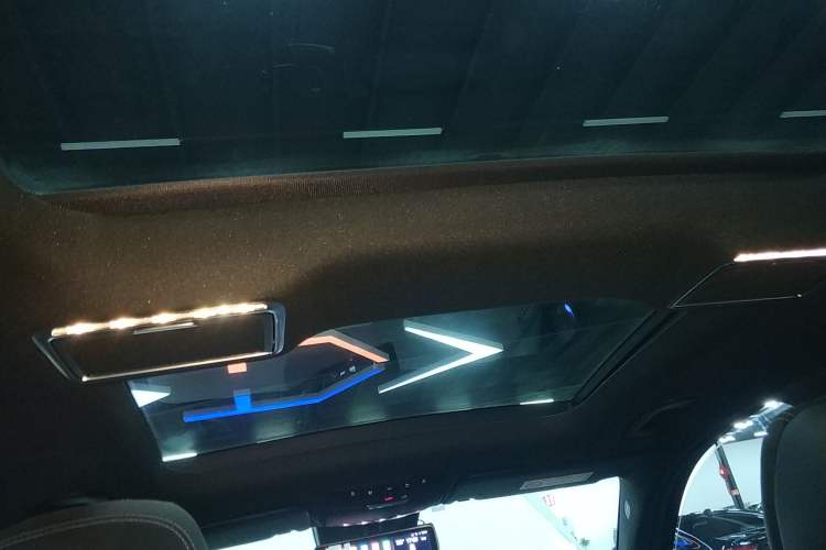 Used Mercedes-Benz GLC 2020 GLC 300 L 4MATIC Dynamic Edition Headliner