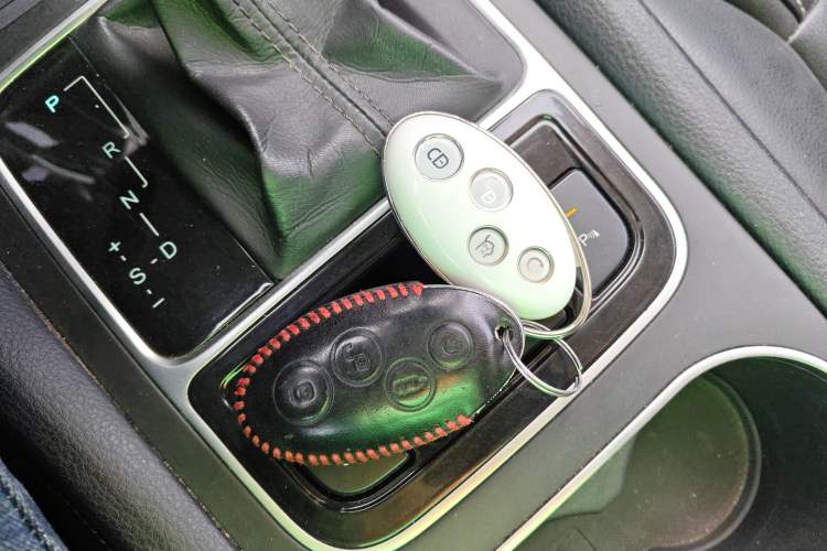 Used BYD Song MAX 2017 1.5T Automatic Smart Connect Prestige 7-Seater Vehicle Key