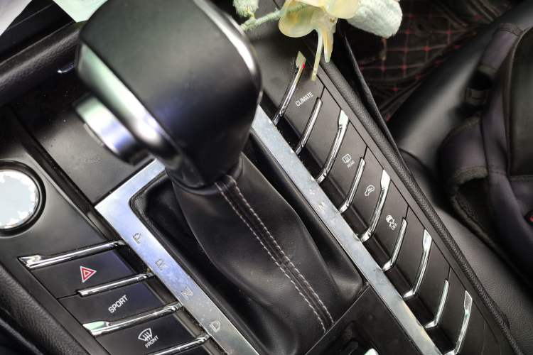 Used Zotye SR9 2017 2.0T Automatic Ultimate Light Edition