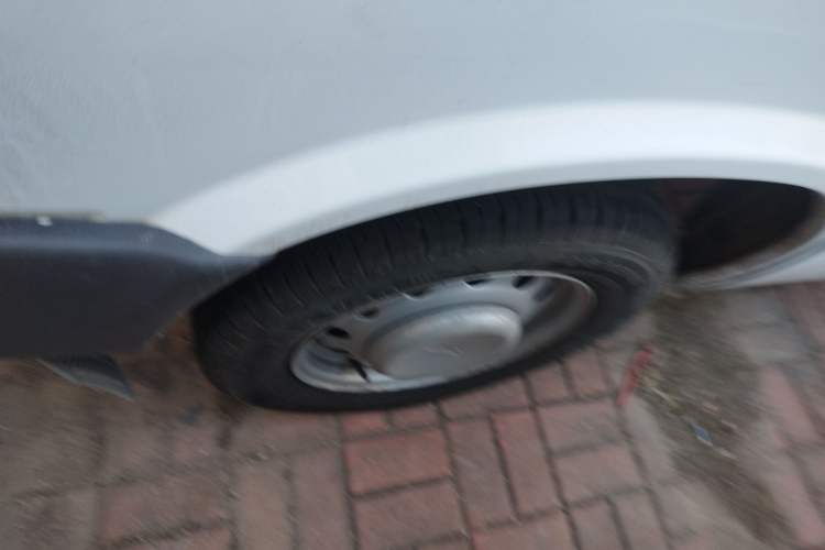 Used JMC Transit 2021 2.8T Space King Standard Version Short Wheelbase Mid-Height Roof 3-Seater Diesel Euro VI JX493 Exterior 4