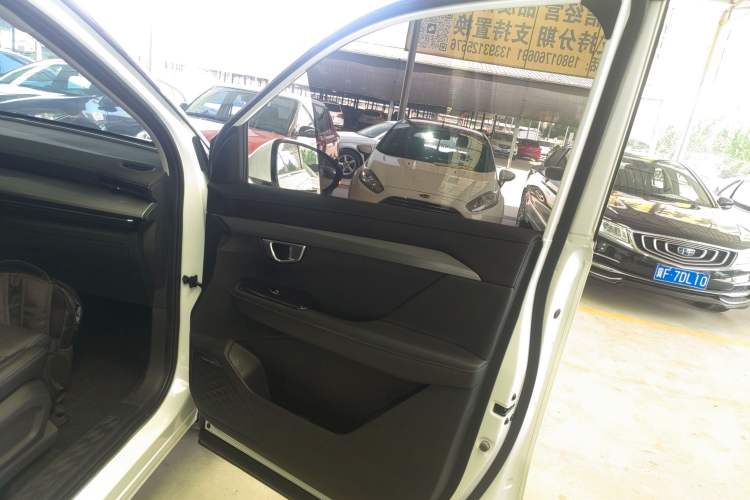 Used Wuling Asta 2022 2.0L DHT Electric-Speed Version
