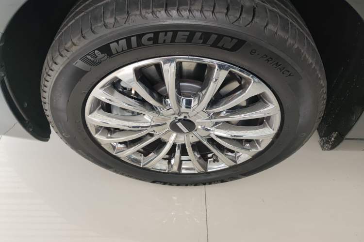 Used Wey Gaoshan 2025 Four-Wheel Drive Alpine 8 Left Front Wheel Hub