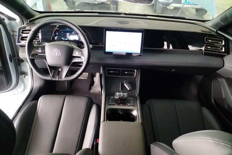 Used BYD Qin L 2024 DM-i 80KM Leading Model Center Console