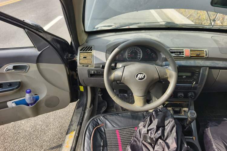 Used Lifan Auto 520 2011 520 Navigation Edition 1.3L Comfort Version
