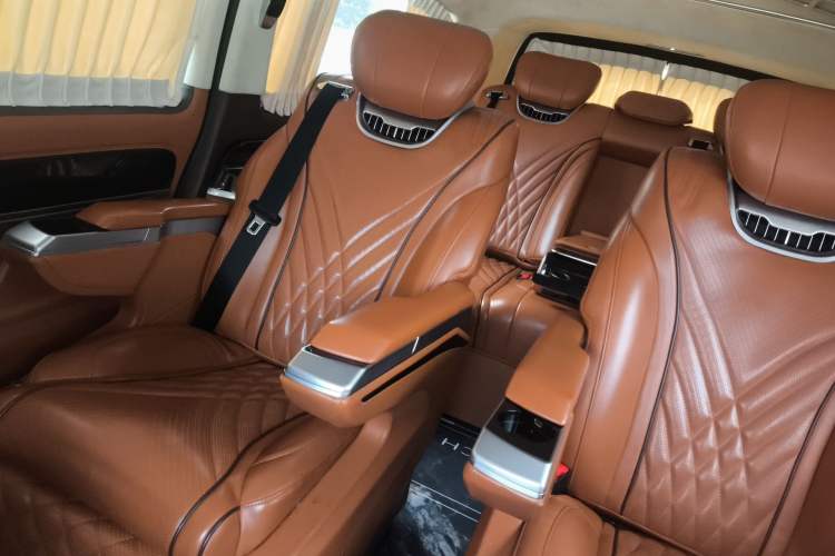 Used Mercedes-Benz Vito 2023 2.0T Elite Version 7 Seats
