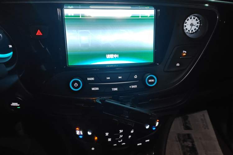 Used Buick Envision 2017 28T Four-Wheel Drive Elite Model Audio And AC Panel