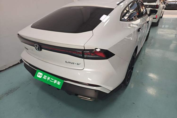 Used CHANGAN UNI-V 2024 1.5T Prestige Edition
