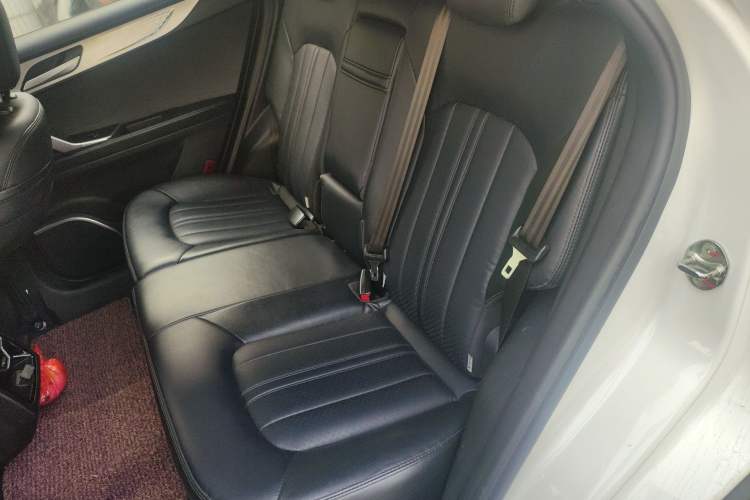 Used Soueast DX7 2018 Prime 1.5T Manual Luxury Model China V Standard
