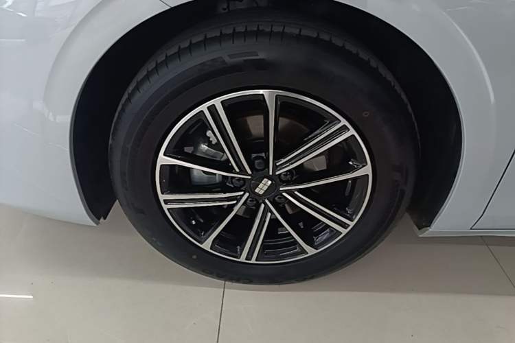Used Geely Galaxy A7 2025 Model EM-i 70km Luxury Edition
