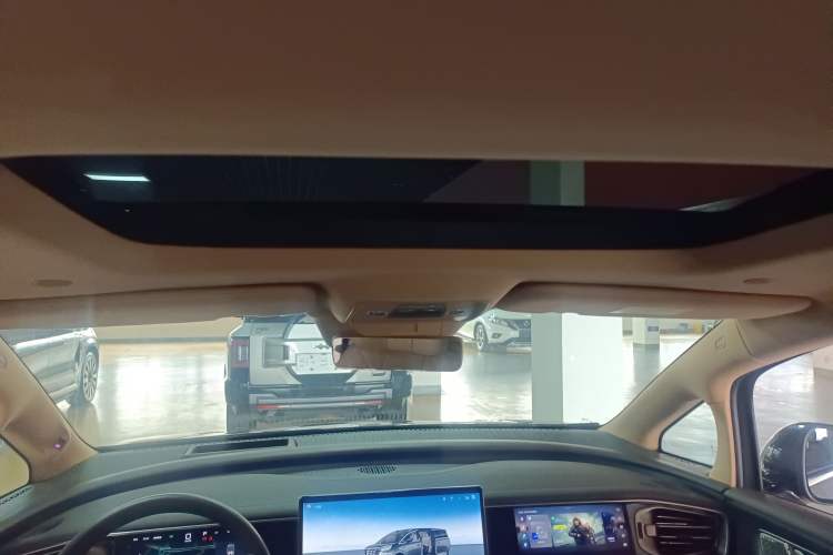 Used Denza D9 2025 DM-i Intelligent Drive 1020 Four-Wheel Drive Flagship Model