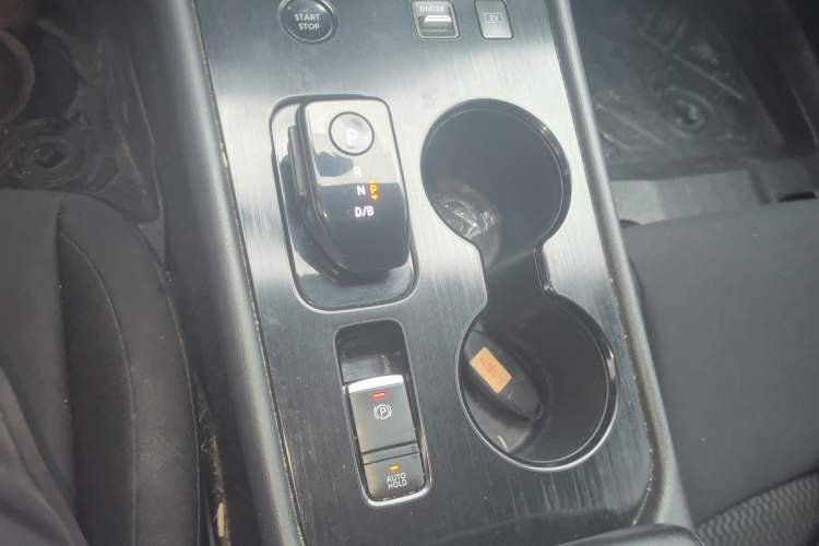 Used Nissan Sylphy 2022 All-Electric e-POWER Version with Large Display Gear Lever