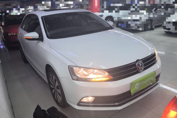 Used Volkswagen Sagitar 2017 230TSI Automatic Comfort Version
