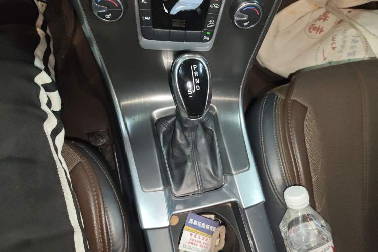 Used Volvo XC60 2014 T6 Zhiyi Edition Gear Lever