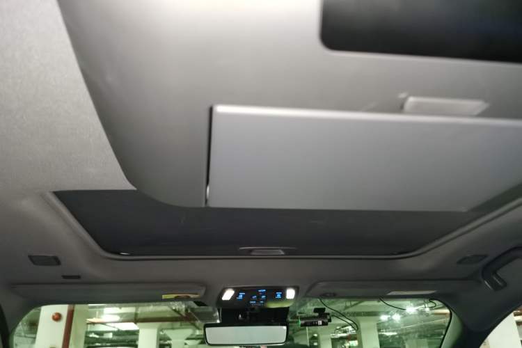 Used Toyota SIENNA 2021 2.5L Hybrid Platinum Edition Headliner