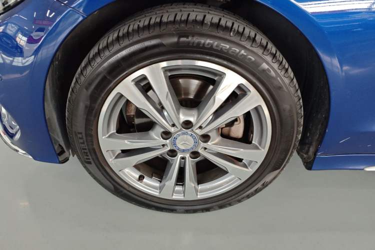 Used Mercedes-Benz C-Class 2017 Facelift C 200 L Sport Edition Left Front Wheel Hub