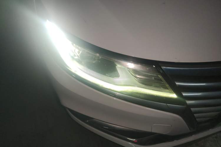 Used Roewe i6 New Energy  Right Front Headlight