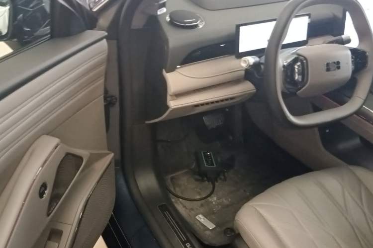 Used Geely Galaxy 8 2025 130km EM-P Starship Edition