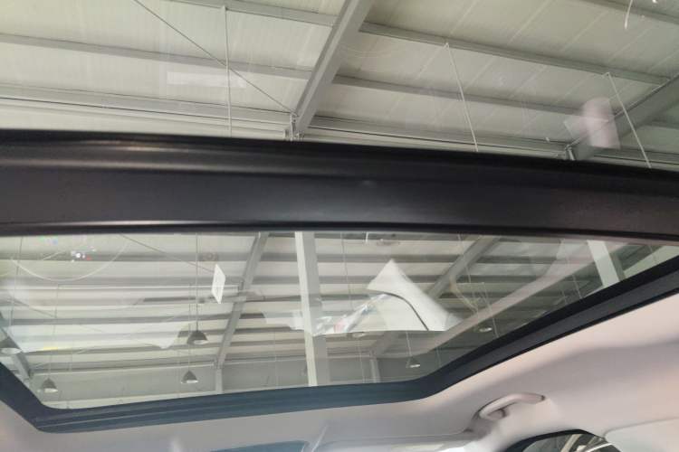 Used Land Rover Range Velar 2019 250 PS