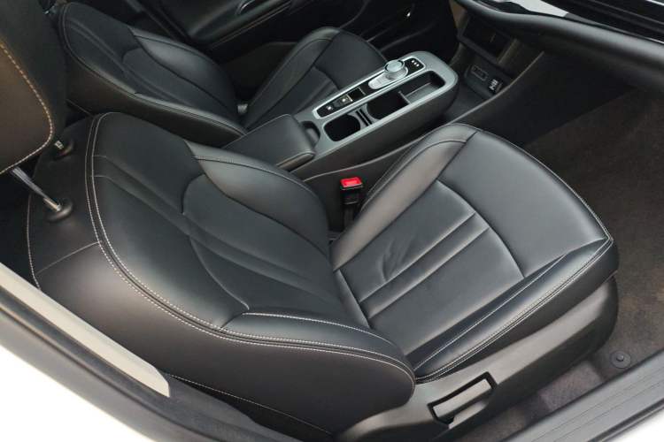 Used AION S 2022 Xuan 580 Pio 59.4 kWh Right Front Seat