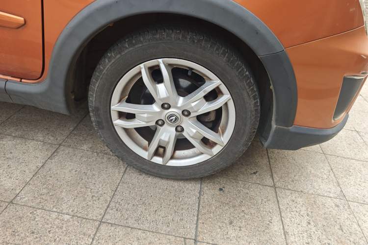 Used Changan CX20 2014 1.4L IMT Sunroof Navigation Version China V Standard
