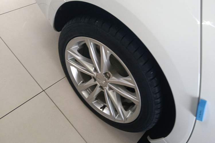 Used Cadillac CT4 2020 28T Fashion Edition Right Rear Wheel Hub