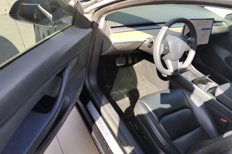 Used Tesla Model 3 2020 Long-Range Rear-Wheel-Drive Version