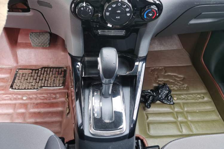 Used Ford EcoSport 2013 1.5L Automatic Fashion Model