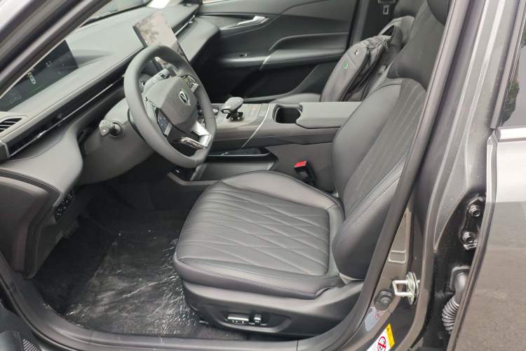 Used CHANGAN Eado 2025 Blue Whale 1.5T 500Bar Flagship Model
