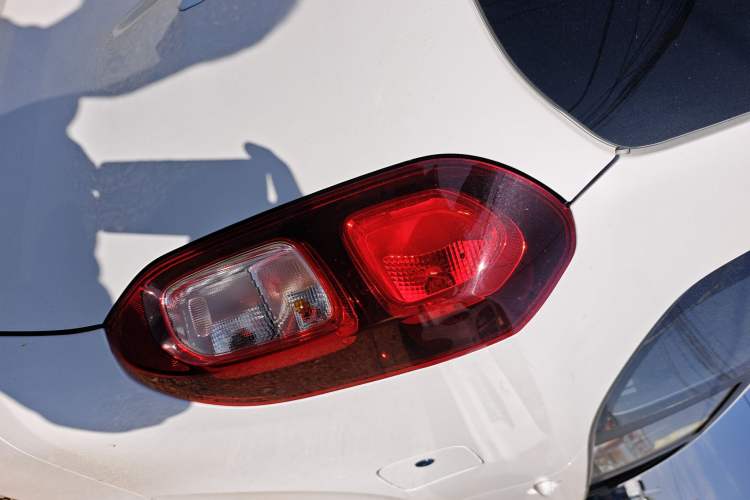 Used Wuling Hongguang New Energy 2025 Extended-Range Hybrid 50KM Comfort Version Right Rear Taillight