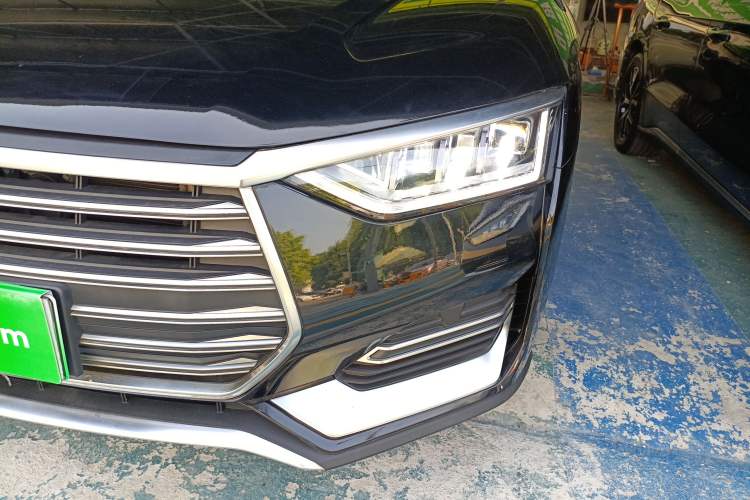 Used BYD e9 2021 Business Edition
