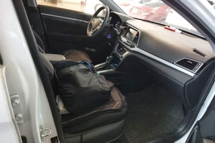 Used Hyundai Elantra (6th Generation / Lingdong) 2016 1.6L Automatic ZhiXuan – Elite Version
