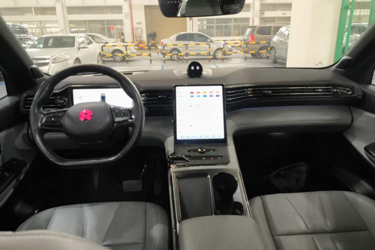 Used Nio ES8 2020 580 km Range Six-Seater Version Center Console