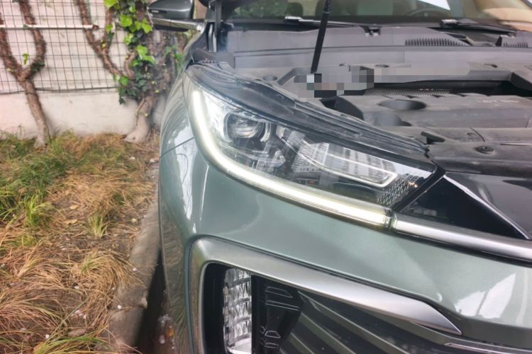 Used EXEED Lingyun 2024 300T Two-Wheel Drive Starlight Edition Right Front Headlight