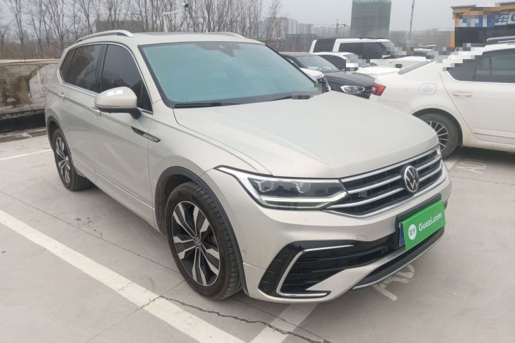 Used Volkswagen Tiguan L 2022 330TSI Automatic Two-Wheel Drive R-Line Enhanced Edition Front Right 45 Deg