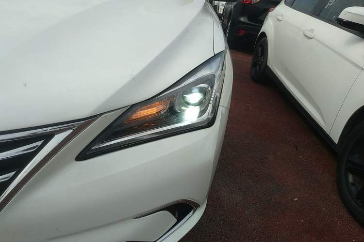 Used CHANGAN Eado 2019 High-Energy Edition 1.6L GDI Manual Pioneer Model China VI Standard Left Front Headlight