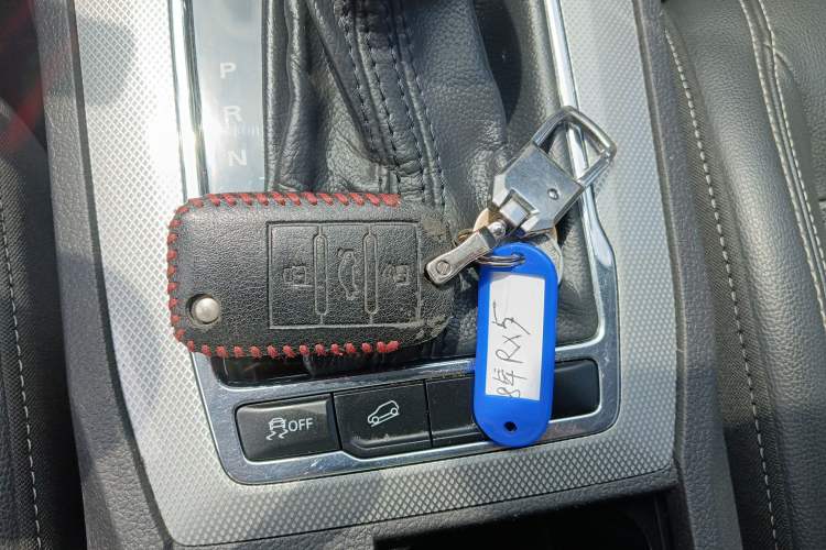 Used Roewe RX5 2019 20T Two-Wheel Drive Automatic 4G Connected Platinum Edition Vehicle Key