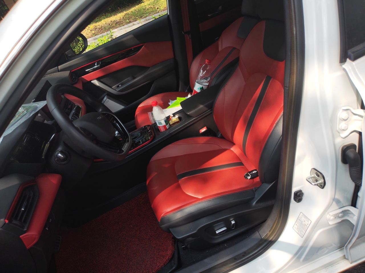 Dongfeng Aeolus Yixuan 2022 230T Automatic Adaptive-Beam Knight Edition — снимка 14
