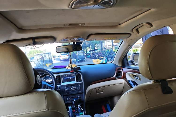 Used Haima M8 2014 2.0L Automatic Luxury Version
