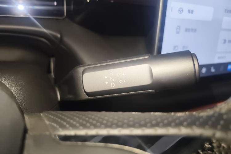 Used AION V 2024 Aion Tyrannosaurus 650 LiDAR Edition Gear Lever