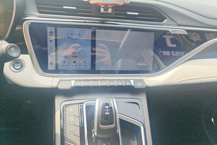 Used Geely Auto Emgrand X7 Sport 2022 Boyue X 1.8TD DCT ZhiZun Edition
