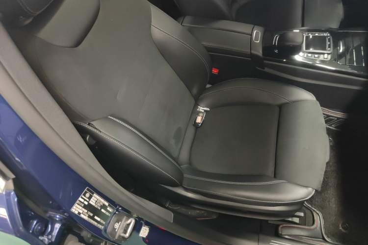 Used Mercedes-Benz A-Class 2020 Restyled A 200 L Sport Sedan Fashion Version Right Front Seat