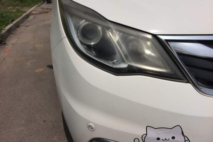 Used CHANGAN KAICHENG Oushang A600 2016 1.5L Manual Luxury 7-Seater Right Front Headlight