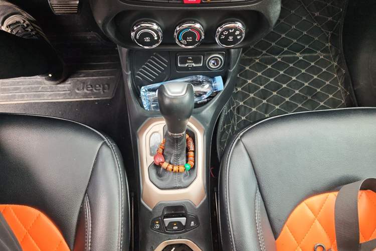 Used Jeep Renegade 2017 180T Automatic High-Energy Version Gear Lever