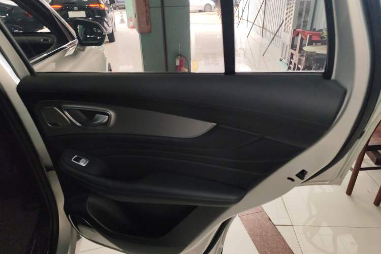 Used Roewe RX5 MAX 2019 300TGI Automatic Smart Cabin Flagship Edition