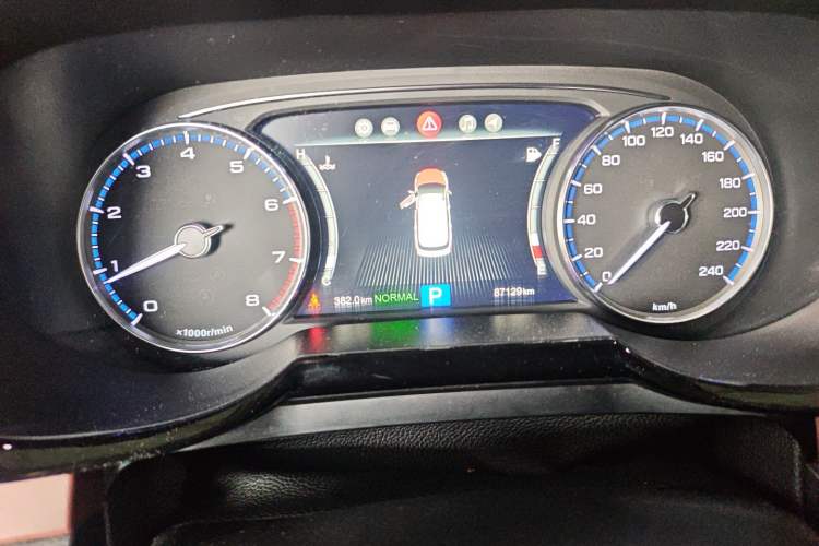 Used GAC Trumpchi GS8 2017 320T Two-Wheel Drive Luxury Smart Connectivity Version (7 Seats)