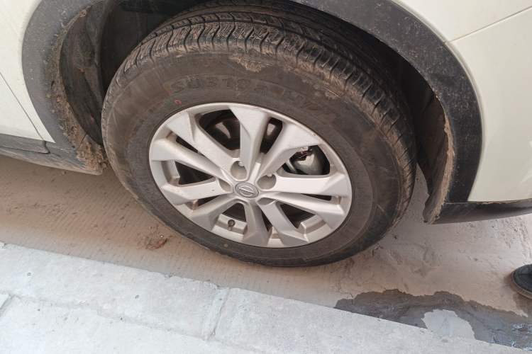 Used Nissan X-Trail 2016 2.5L CVT Sport Edition 4WD Right Front Wheel Hub