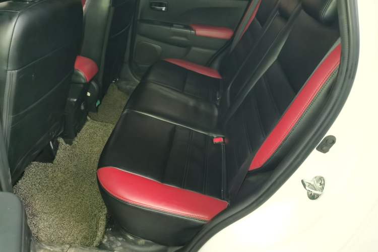 Used Mitsubishi ASX 2013 2.0L CVT Two-Wheel Drive Elite Edition Left Rear Seat